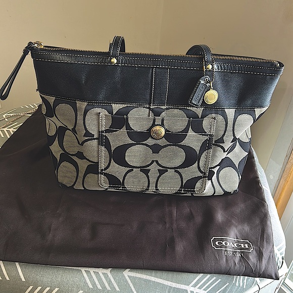 COACH Signature C Black & Gray Purse/Satchel/Handbag - Picture 1 of 16
